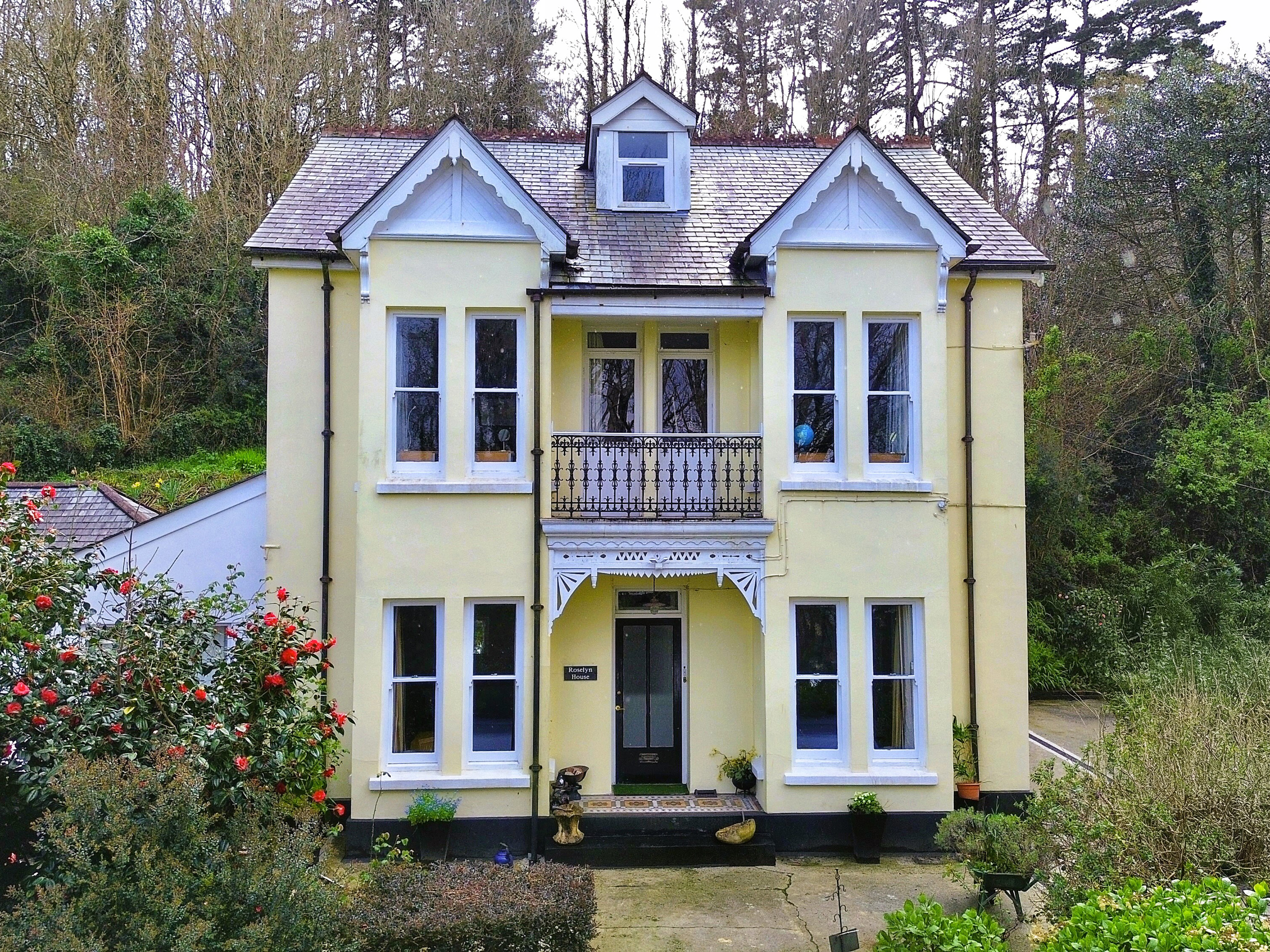 5 bedroom Cottage for rent in Par