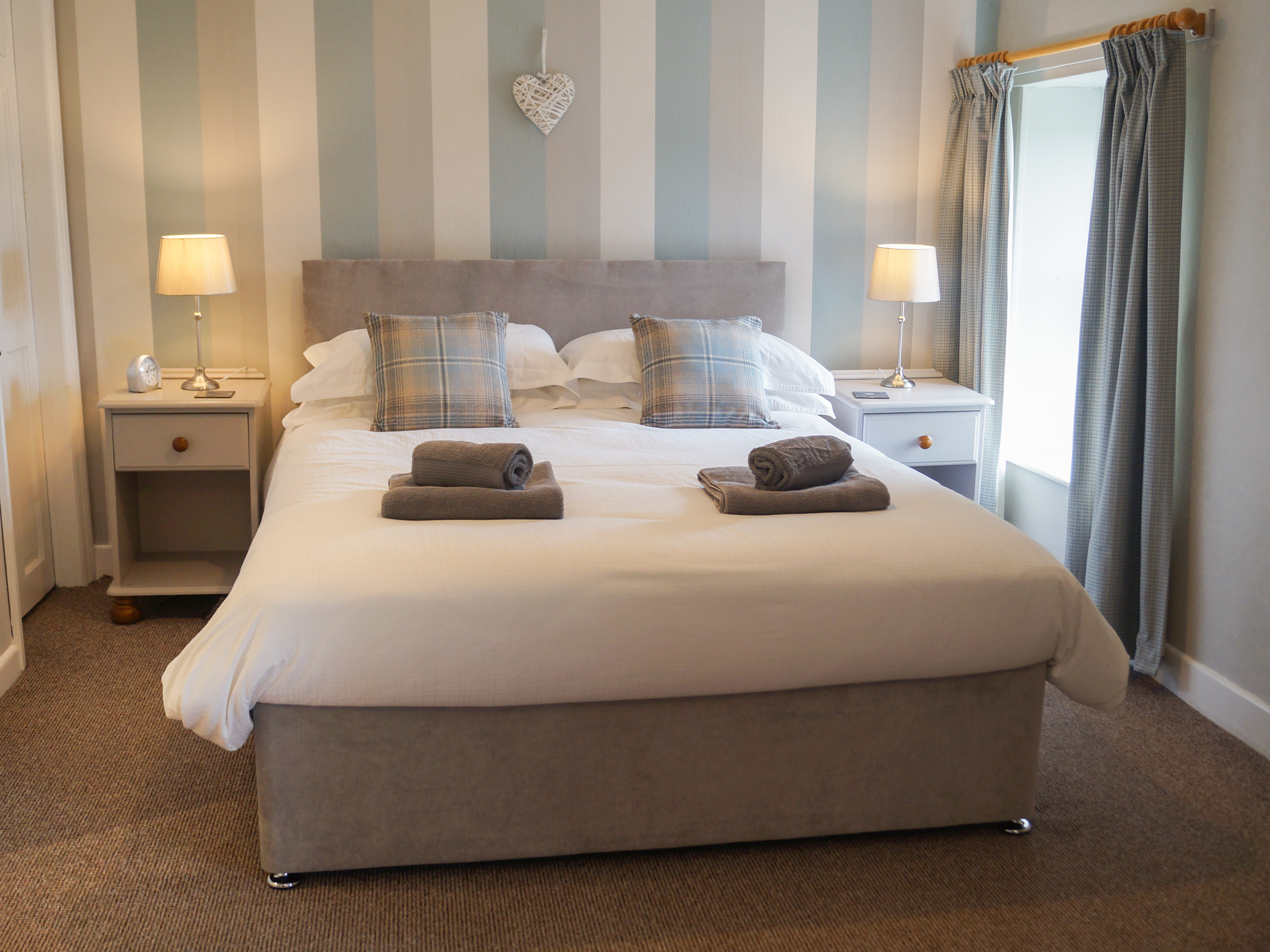 Ivy Cottage, Priest Hutton Dog Friendly Holiday Cottage in The Lake