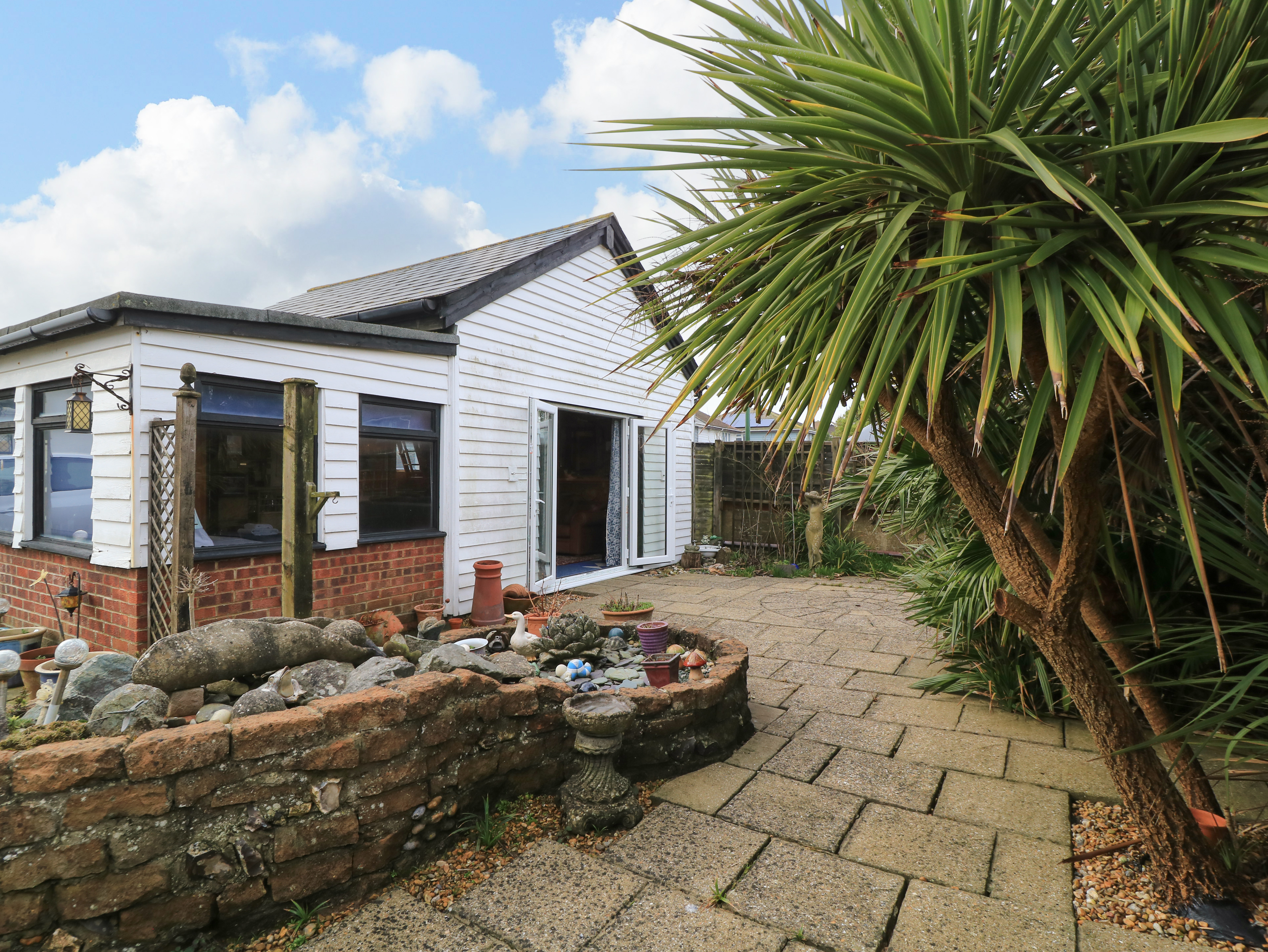 1 bedroom Cottage for rent in Earnley Village