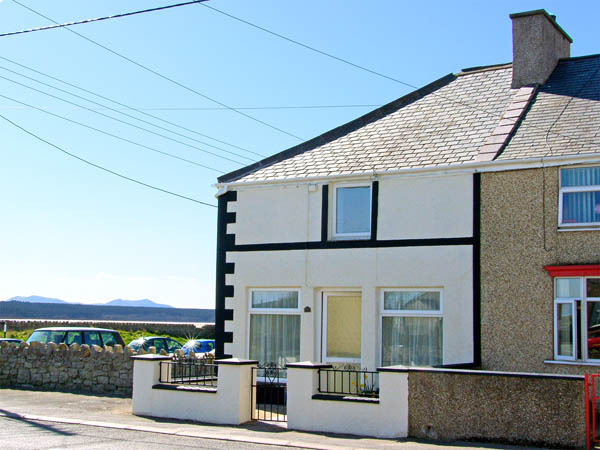 Malltraeth Cottage,Menai Bridge