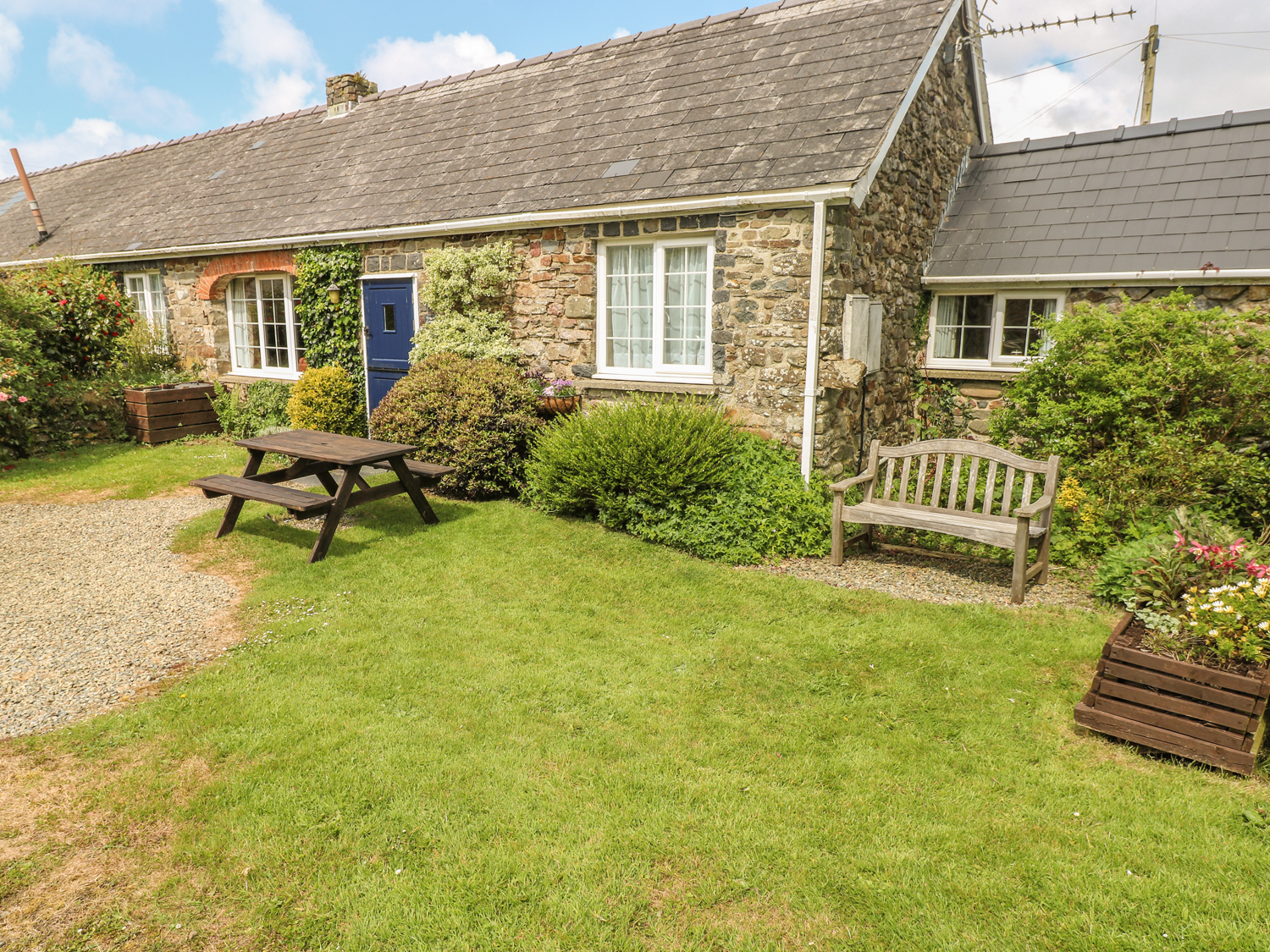 Eynons Cottage Dog Friendly Holiday Cottage in Roch
