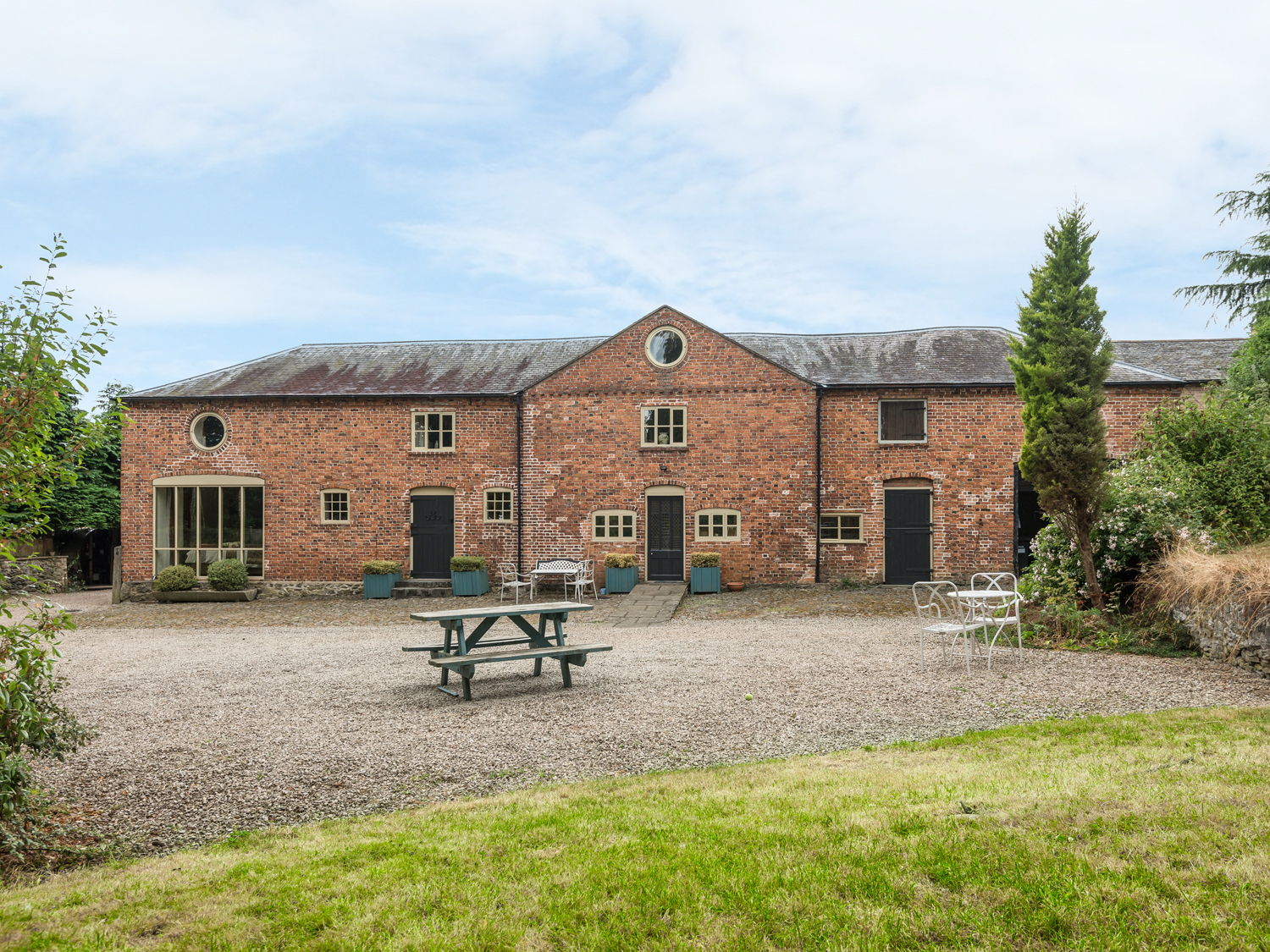 The Coach House Dog Friendly Cottage in Llanyblodwel Heart of