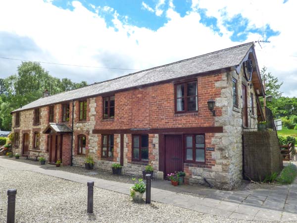 Long Barn, The,Mold