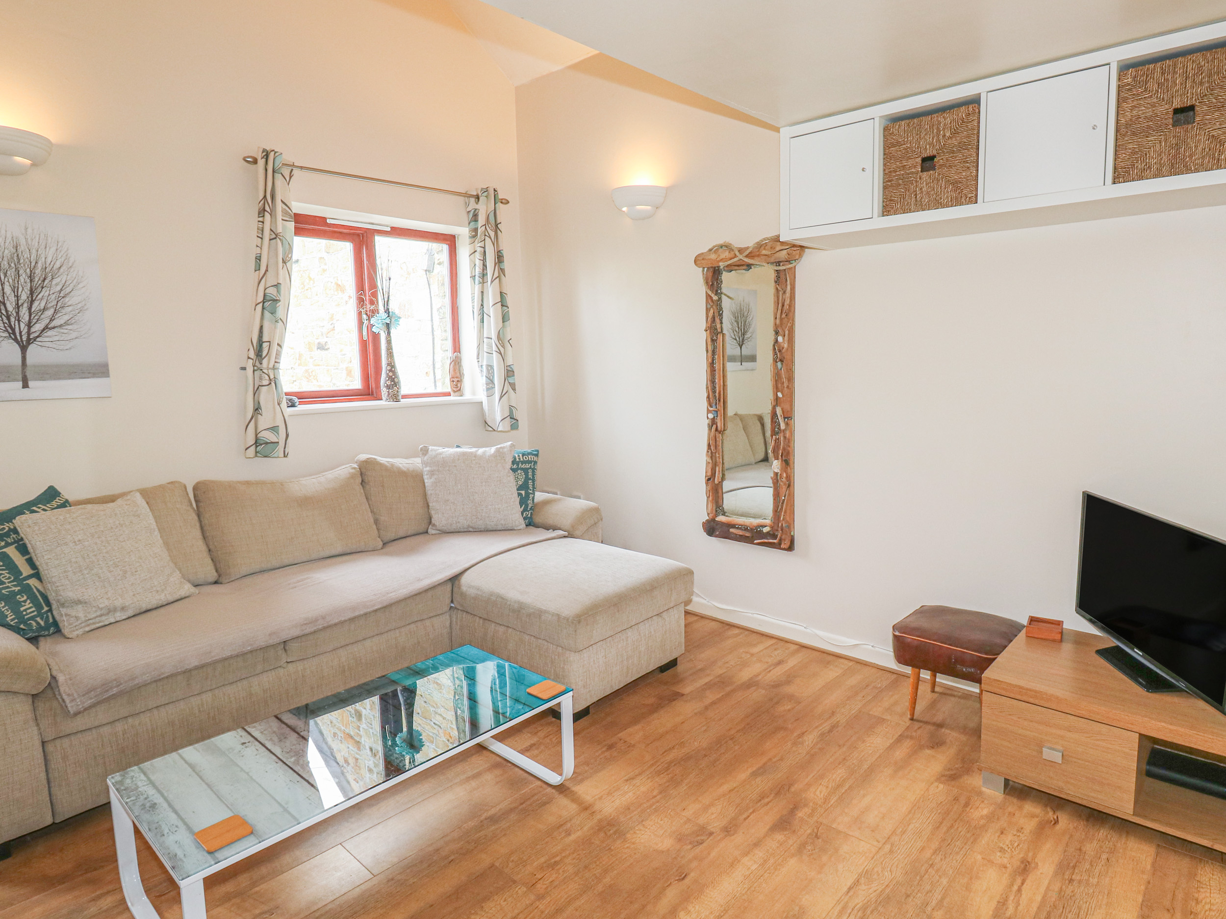 20 Bramble Cottage Dog Friendly Holiday Cottage in St Columb Minor