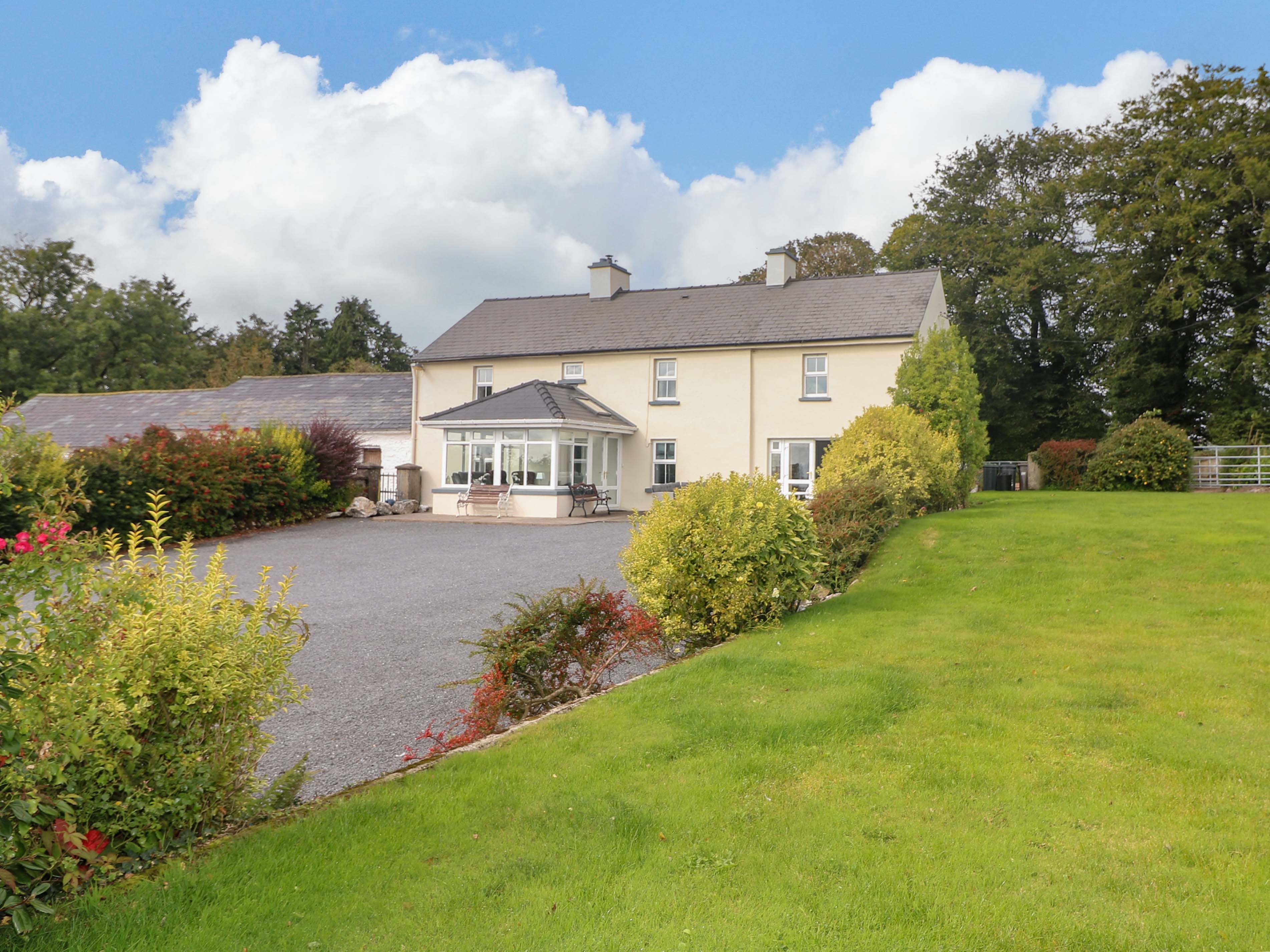 4 bedroom Cottage for rent in Touraneena