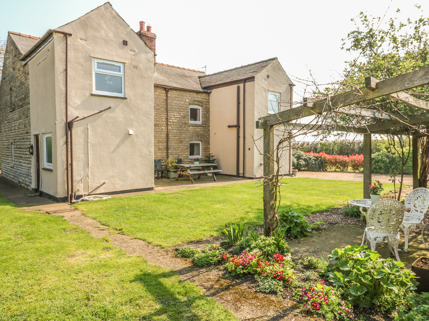 Grange Farm Cottage Dog Friendly Holiday Cottage in Silk Willoughby