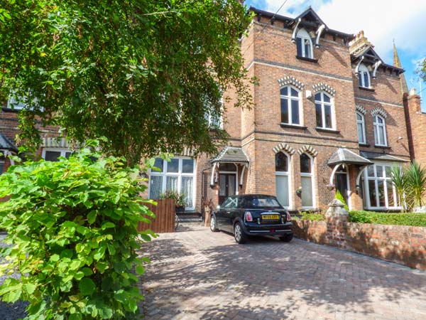 Courtyard Apartment,Chester