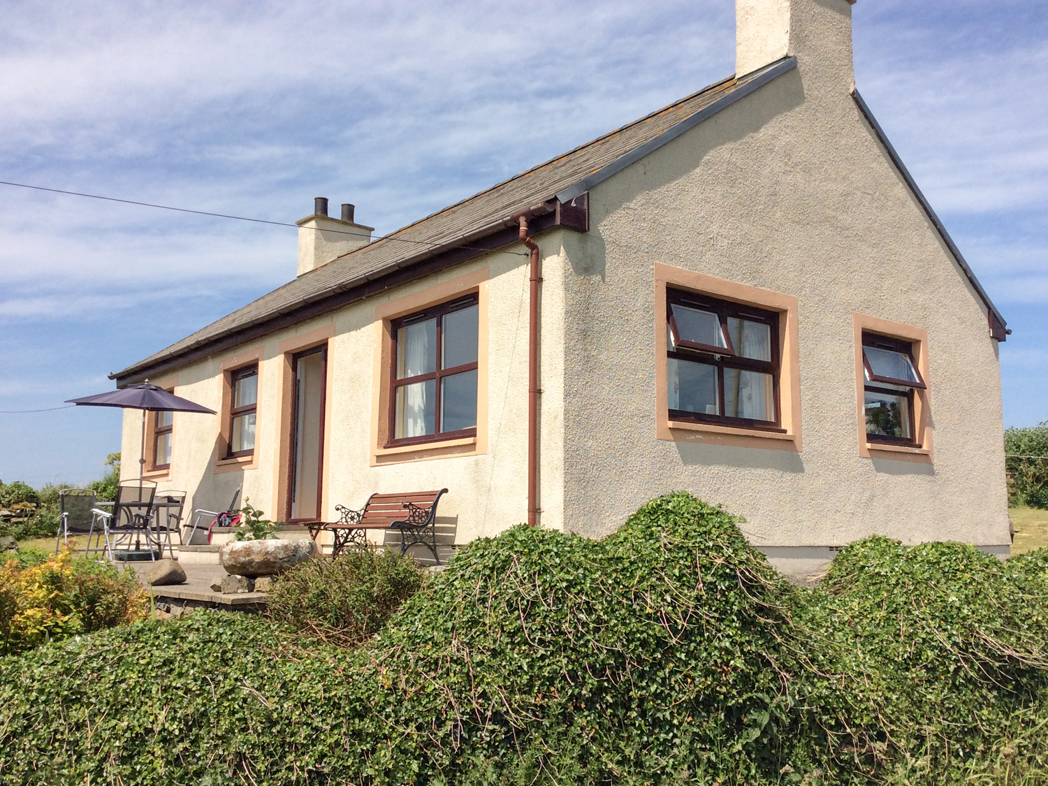 Craws Nest Bungalow Dog Friendly Holiday Cottage in Glenluce Ayrshire and Dumfries