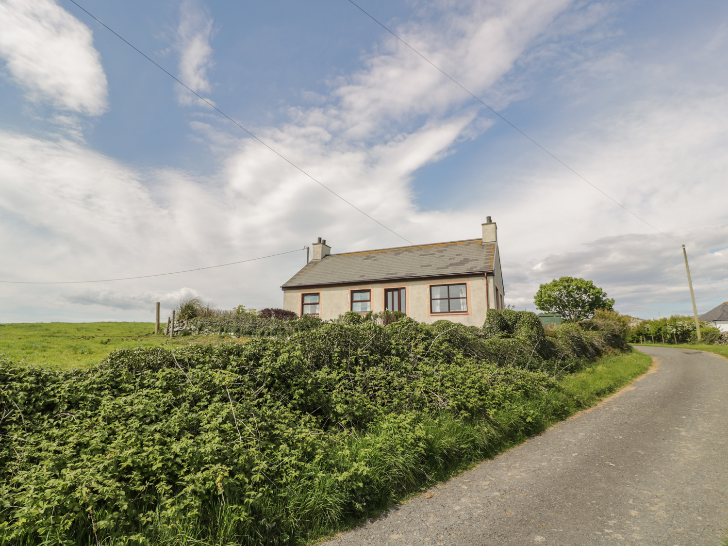 Craws Nest Bungalow Dog Friendly Holiday Cottage in Glenluce