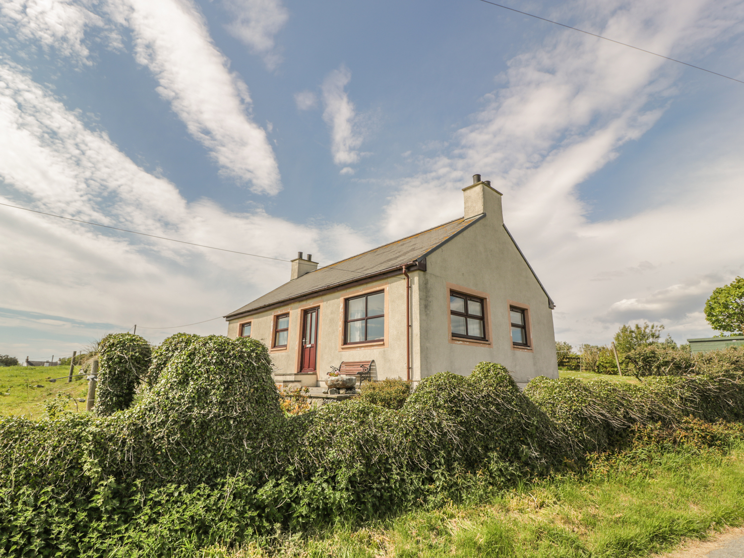 Craws Nest Bungalow, Glenluce Dog Friendly Holiday Cottage in