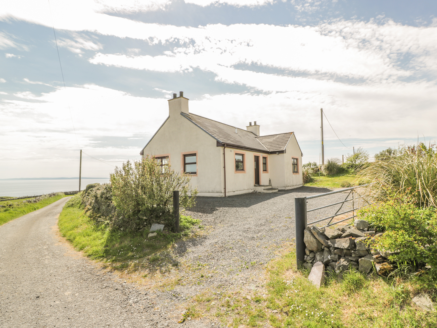 Craws Nest Bungalow, Glenluce Dog Friendly Holiday Cottage in