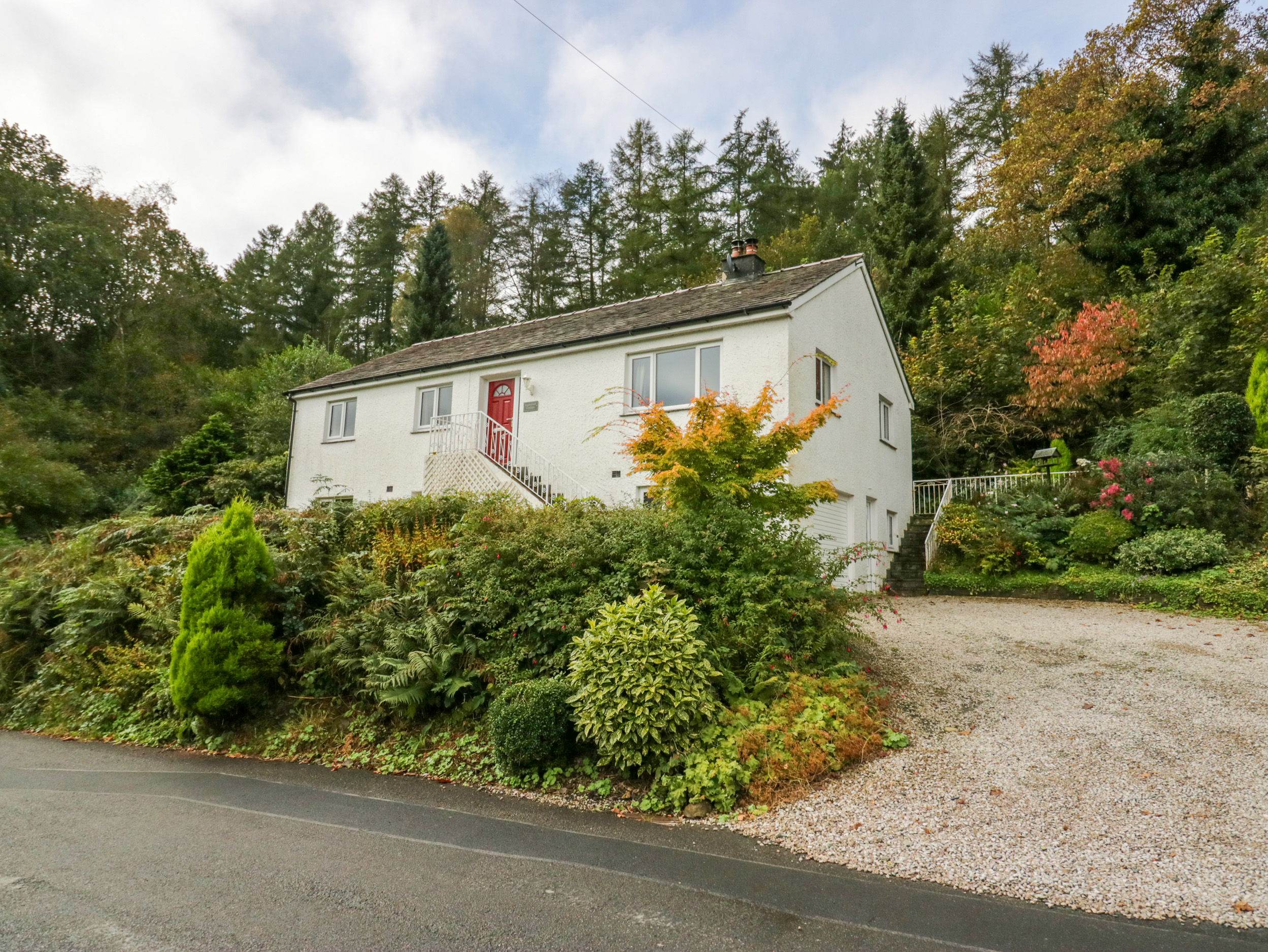 4 bedroom Cottage for rent in Spark Bridge