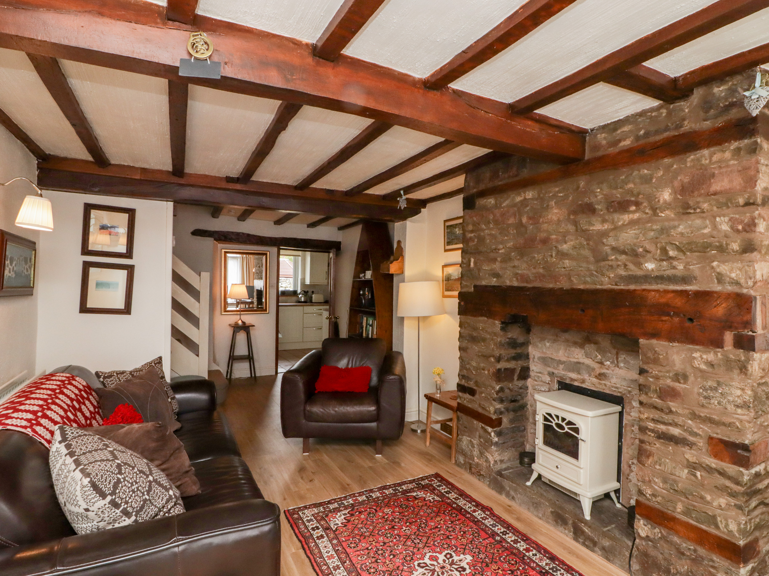 Chancery Cottage Dog Friendly Holiday Cottage in Hayonwye Mid