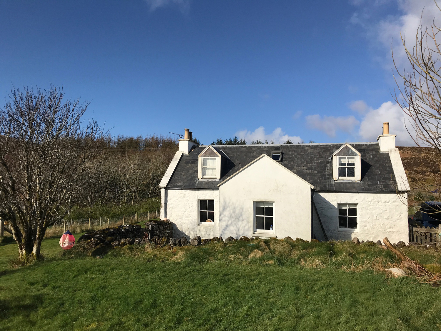 Half of 6 Dog Friendly Cottage in Portree Isle of Skye