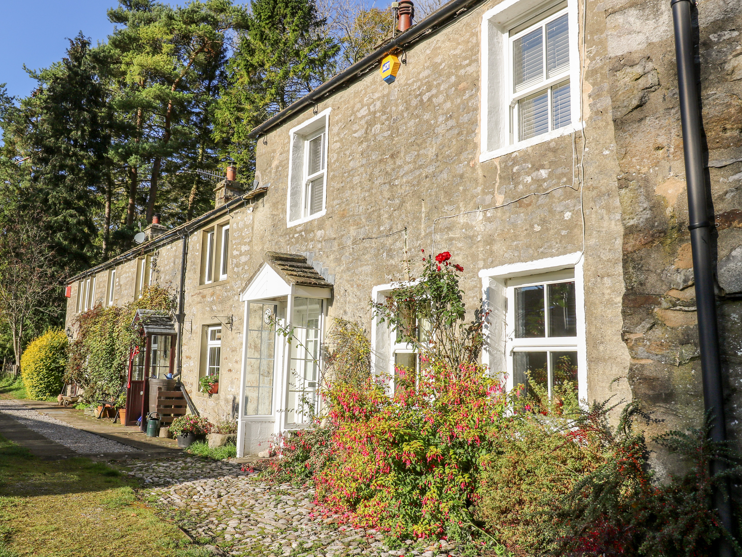 Long View Dog Friendly Holiday Cottage in Kettlewell