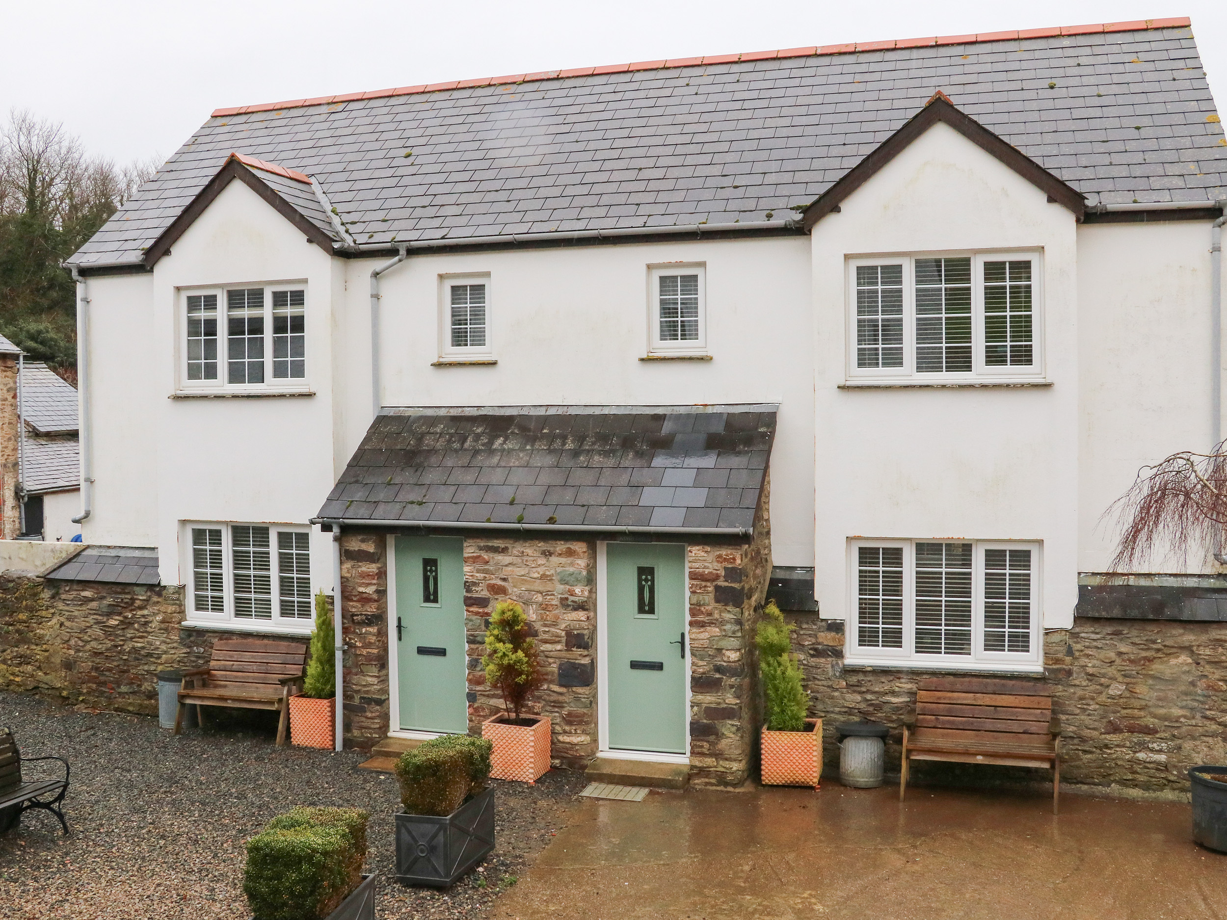 Heron Cottage Dog Friendly Holiday Cottage in Devon