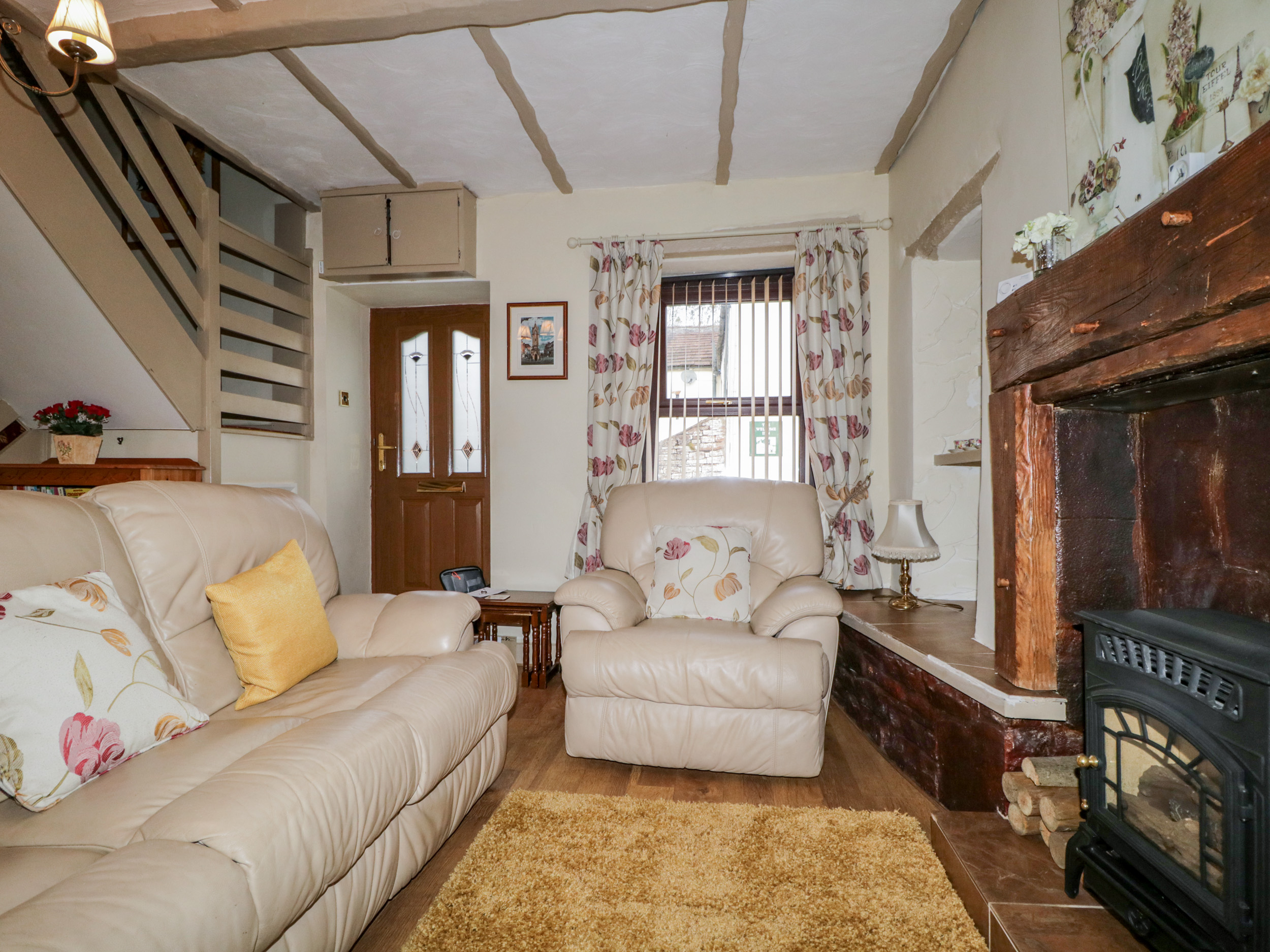 River Cottage, Penrith Dog Friendly Holiday Cottage in The Lake