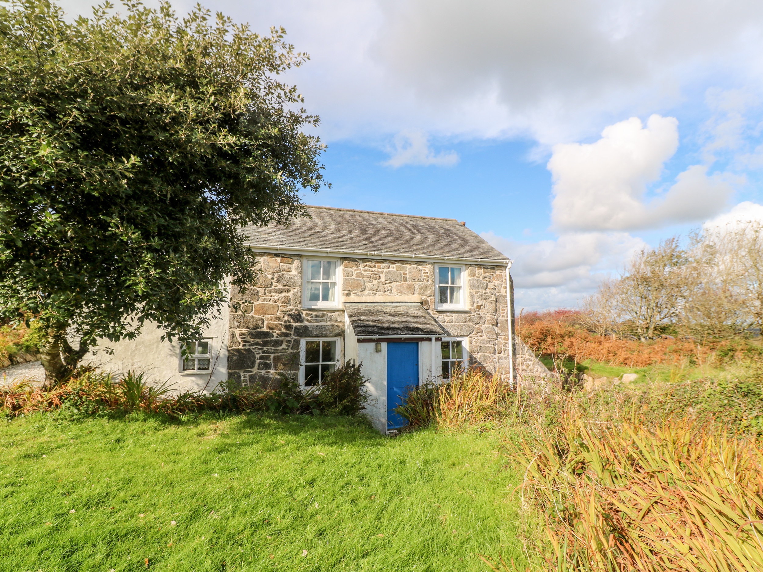 Kitts Cottage Dog Friendly Holiday Cottage in Redruth Cornwall