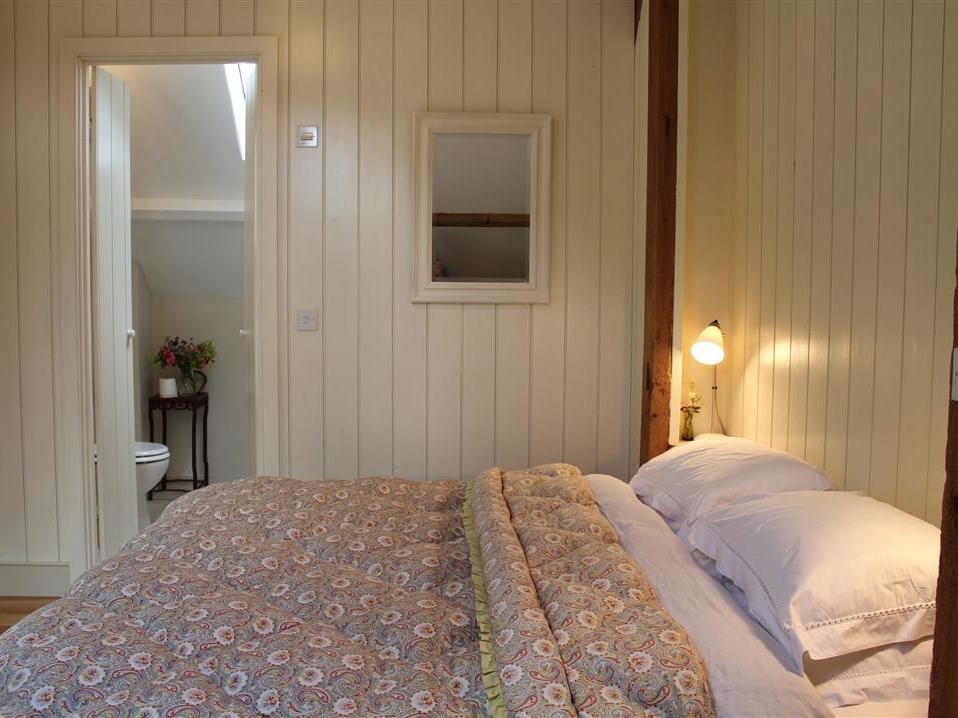 THE CART BARN, Chilmark, Wiltshire
