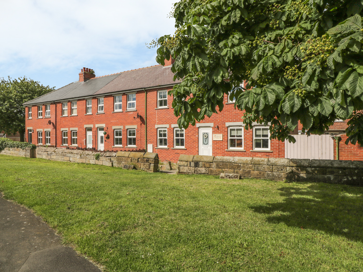 The Tannery Dog Friendly Cottage in Whitby North York