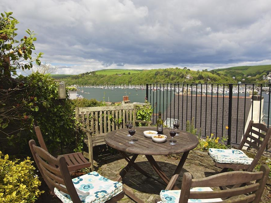 3 bedroom Cottage for rent in Dartmouth