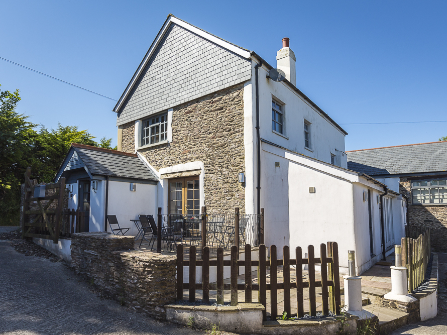 Little Cotton Farmhouse - Dog Friendly Cottage in Dartmouth - Devon ...