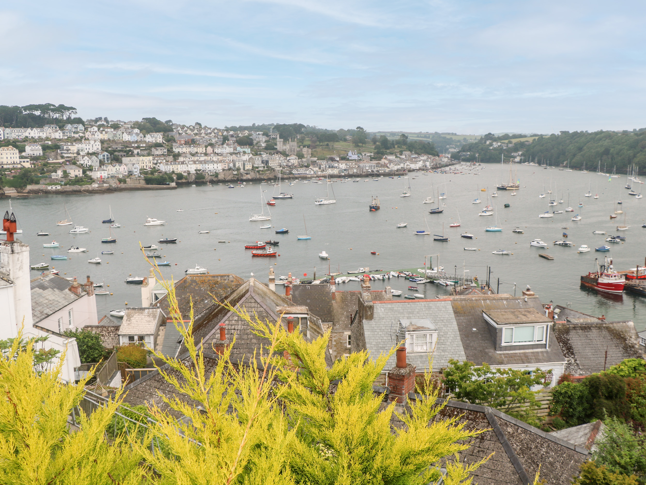 Postcard Lodge, Polruan Dog Friendly Holiday Cottage in Cornwall